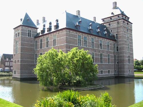 Turnhout, la ciudad de los naipes Turnhout, la ciudad de los naipes