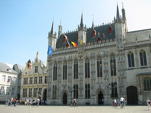 El Ayuntamiento de Brujas El Ayuntamiento de Brujas