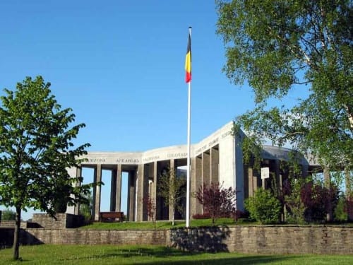 Monumento Mardasson, homenaje en Bastoña Monumento Mardasson, homenaje en Bastoña