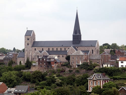 Lobbes y la Colegiata de Saint Ursmer Lobbes y la Colegiata de Saint Ursmer