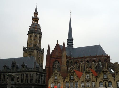 La Iglesia de Santa Walburga en Veurne La Iglesia de Santa Walburga en Veurne